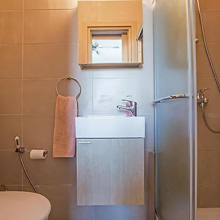 Apartment Pernera Dyo - Modern 2 Bedroom Pernera With Communal Pool - Close To Amenities Protaras