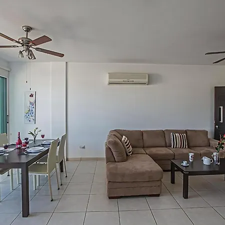 Pernera Dyo - Modern 2 Bedroom Pernera With Communal Pool - Close To Amenities Apartment *