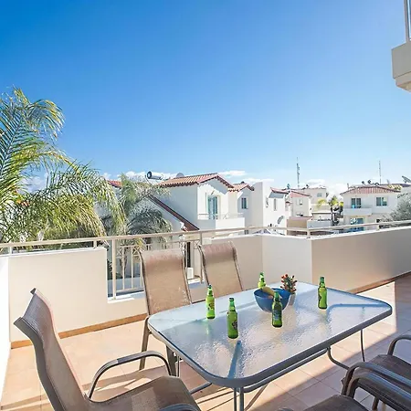 Apartment Pernera Dyo - Modern 2 Bedroom Pernera With Communal Pool - Close To Amenities Protaras