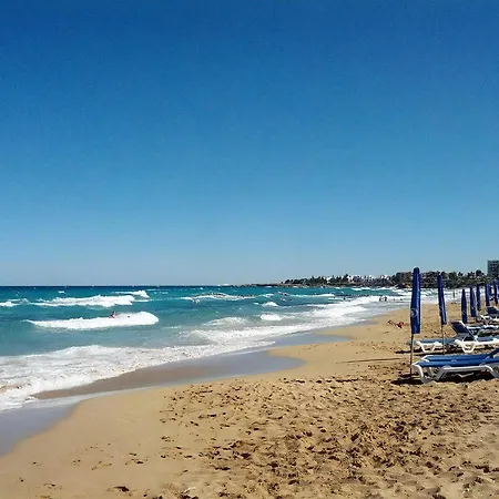 Pernera Dyo - Modern 2 Bedroom Pernera With Communal Pool - Close To Amenities Protaras