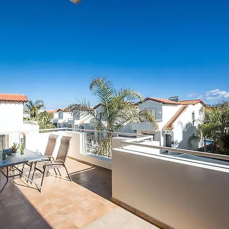 Pernera Dyo - Modern 2 Bedroom Pernera With Communal Pool - Close To Amenities * Protaras