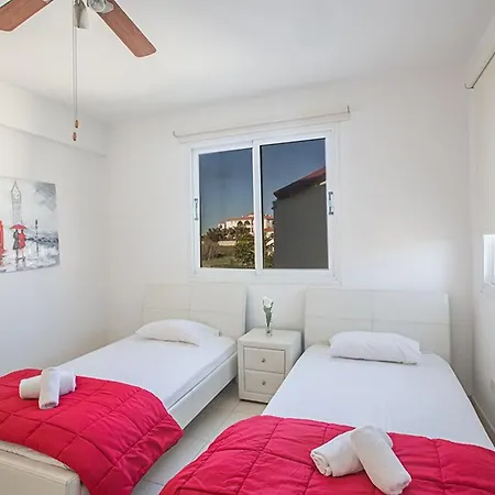 Pernera Dyo - Modern 2 Bedroom Pernera With Communal Pool *
