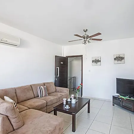 Appartamento Pernera Dyo - Modern 2 Bedroom Pernera With Communal Pool Protaras
